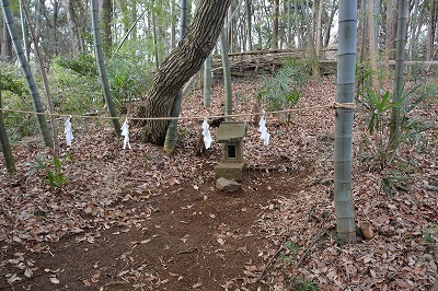 浅間神社石祠.jpg