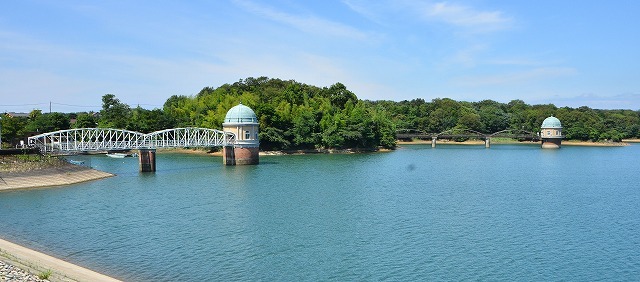 手前の取水塔の辺りに観音堂があった.jpg