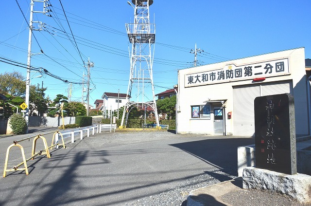 神明社跡地の碑がたつ.jpg