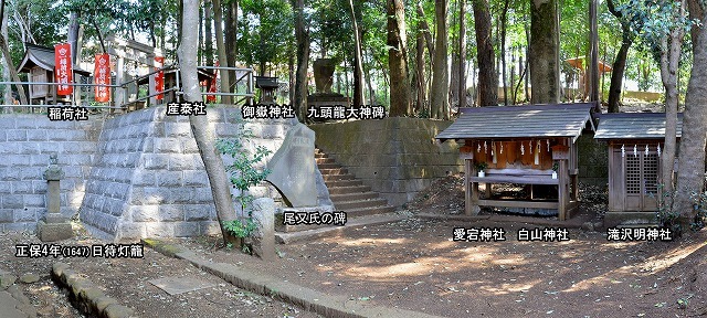 豊鹿島神社境内社3_本社殿右側石段右.jpg