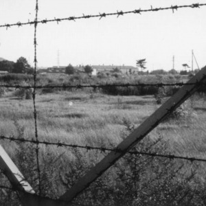 返還後の大和基地跡左上の塔は今はなき給水塔.jpg