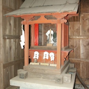 御嶽神社本殿.jpg