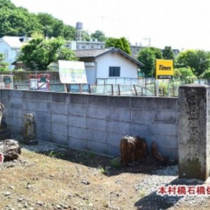 石橋供養塔のまつられている現地.jpg