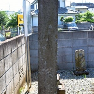 正面から左面.jpg